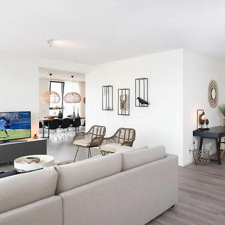 Modern With A View Of The Scheveningen Harbor Apartment